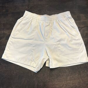 Lululemon bowline short 5” inch inseam “Trench” color